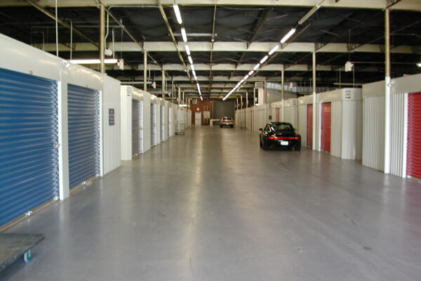 peachtree-industrial-self-storage-drive-up